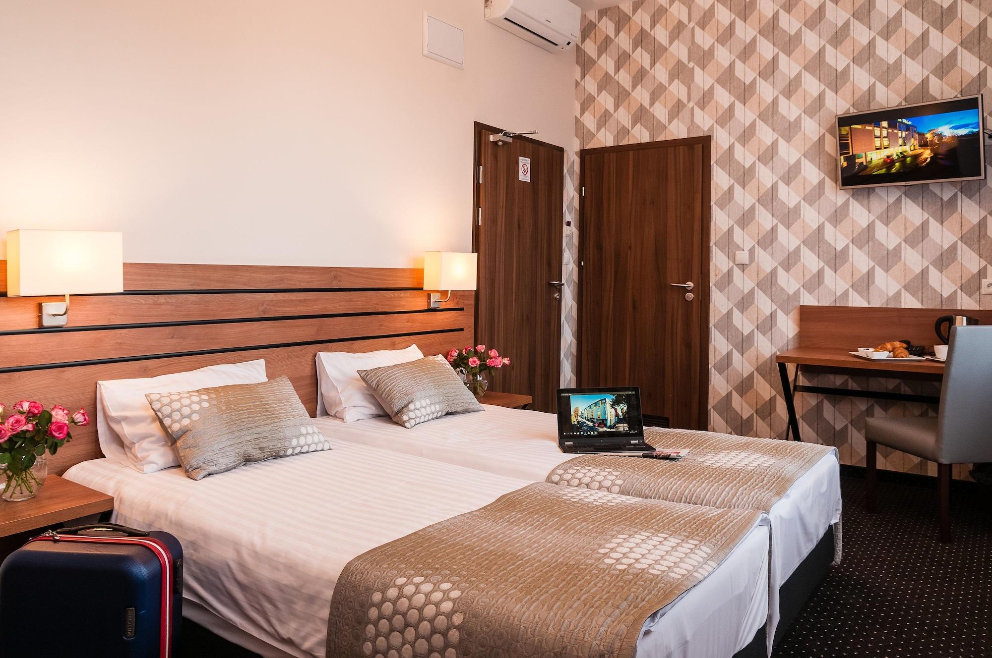 Hotel Wilga Krasków Εξωτερικό φωτογραφία