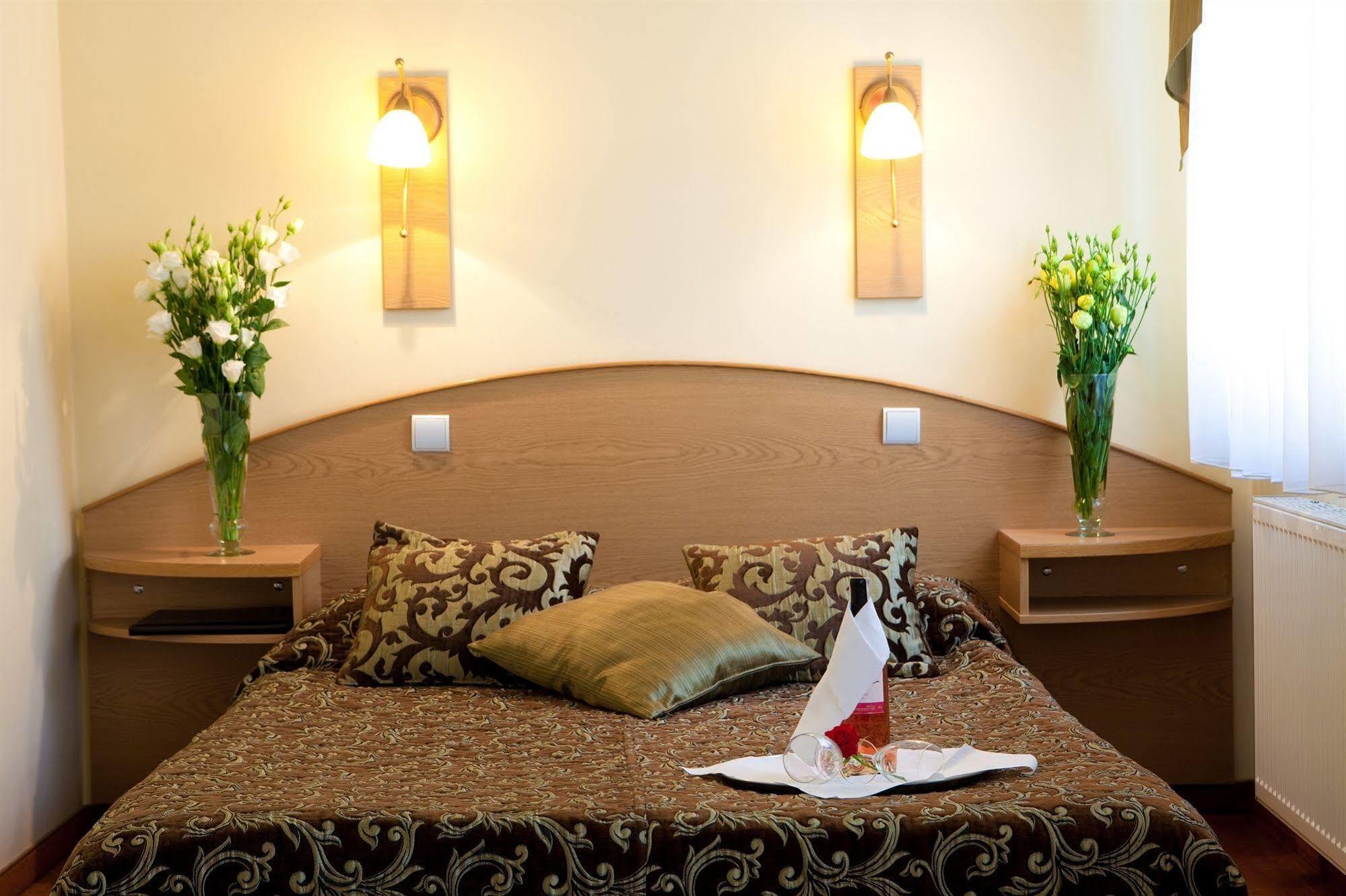 Hotel Wilga Krasków Εξωτερικό φωτογραφία